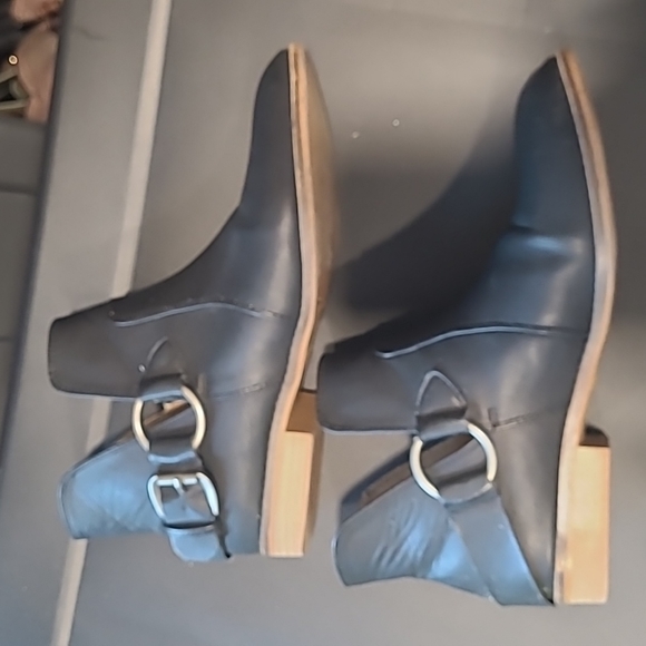 Booties - Picture 3 of 4